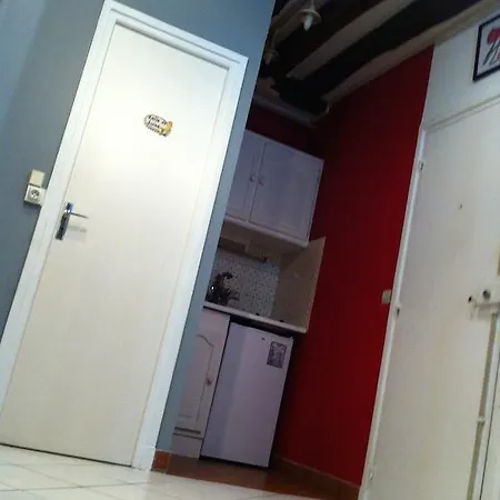 Отель La Parizienne 3*