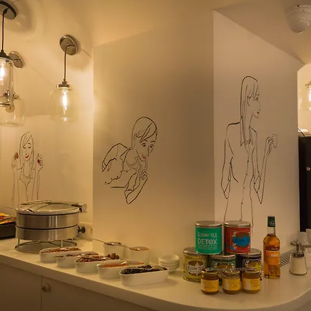 La Parizienne - Proche Montparnasse Hotel