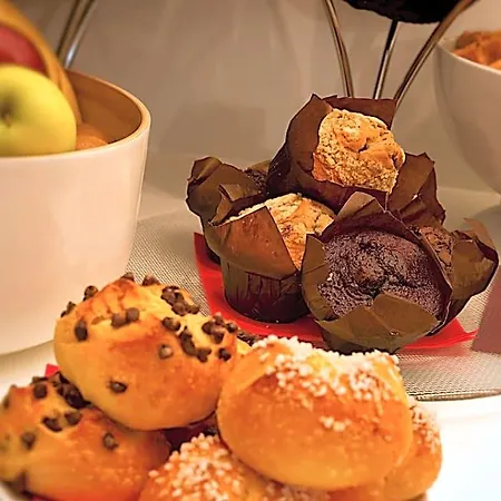 La Parizienne - Proche Montparnasse Hotel
