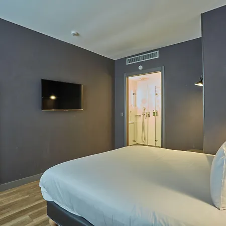 Hotel La Parizienne - Proche Montparnasse