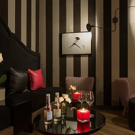 Hotel La Parizienne 3*