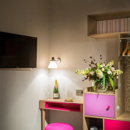 Hotel La Parizienne Paris