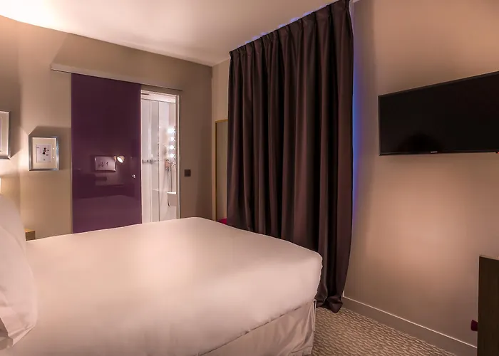 La Parizienne - Proche Montparnasse Hotel