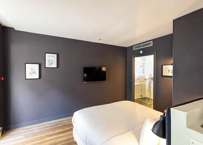 La Parizienne - Proche Montparnasse Hotel París