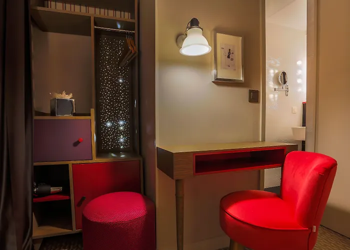 La Parizienne - Proche Montparnasse Hotel París