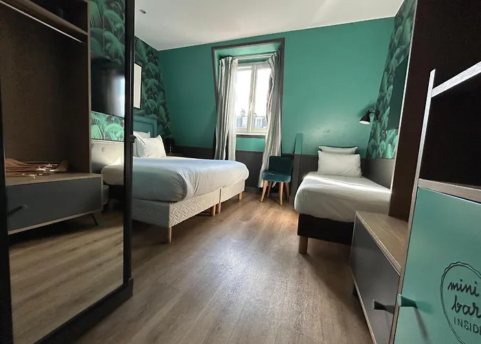 La Parizienne - Proche Montparnasse Hotel París